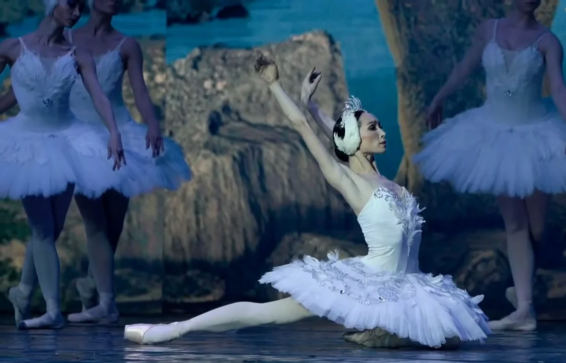 Swan Lake — Odette arabesque