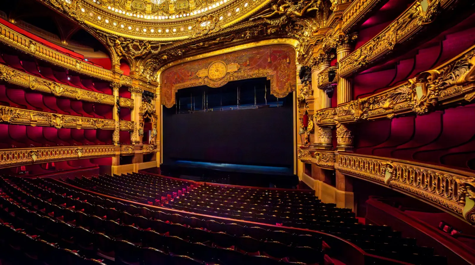 Grand opera house interior — Classical Ballet Multimedia venue